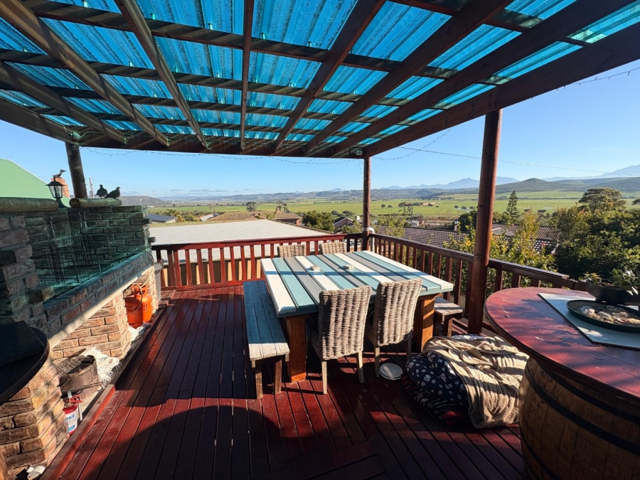 4 Bedroom Property for Sale in Fraaiuitsig Western Cape